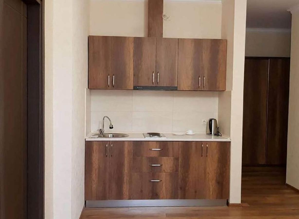 Hotel Absolut Батуми Экстерьер фото