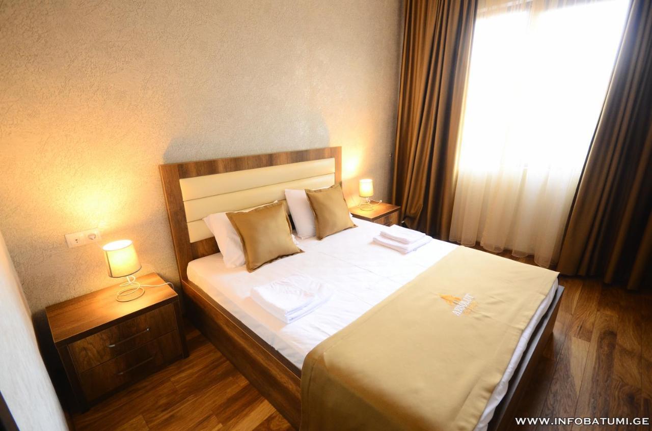 Hotel Absolut Батуми Экстерьер фото