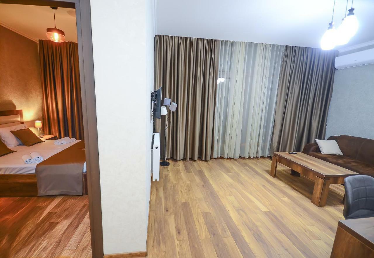 Hotel Absolut Батуми Экстерьер фото